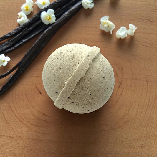 French Vanilla Bath Bomb - Forage & Soothe